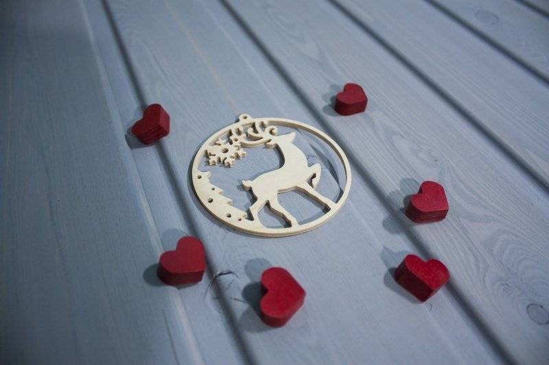 Игрушка на елку 