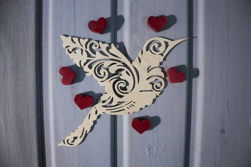 Резная птичка