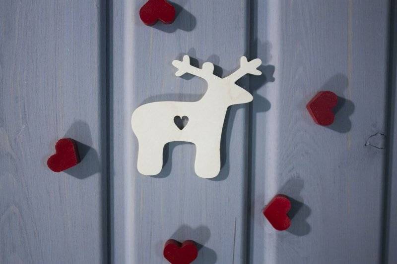 Олень игрушка на елку