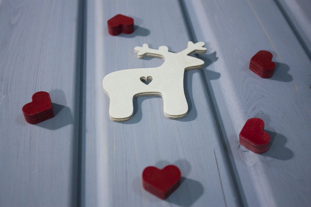 Олень игрушка на елку