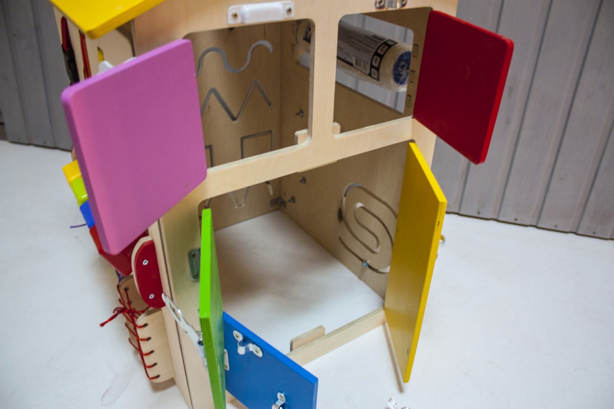 Бизиборд Дом