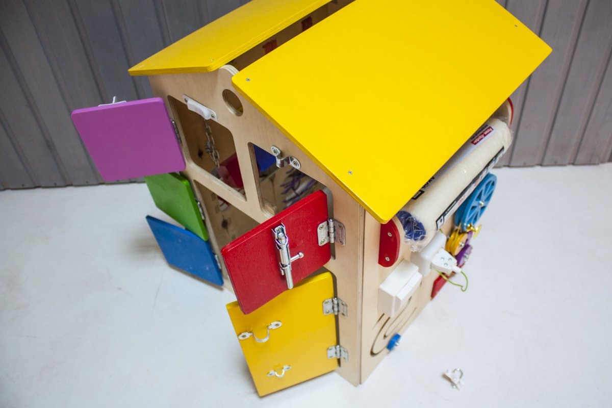 Бизиборд Дом