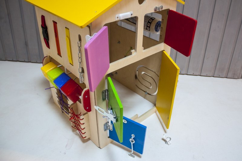 Бизиборд Дом