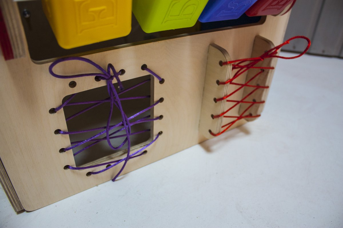 Бизиборд Дом