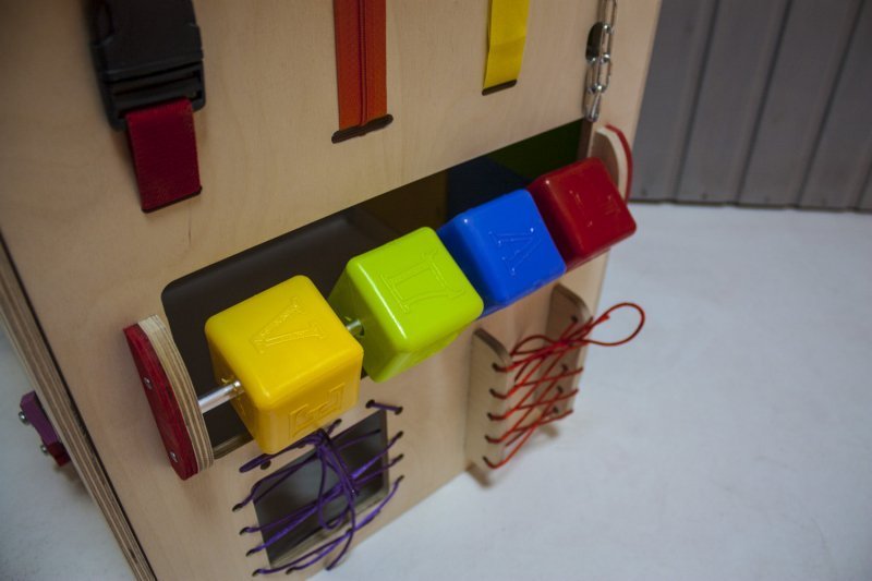 Бизиборд Дом