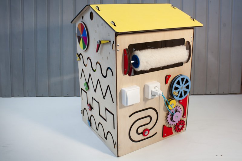 Бизиборд Домик с доской для мела