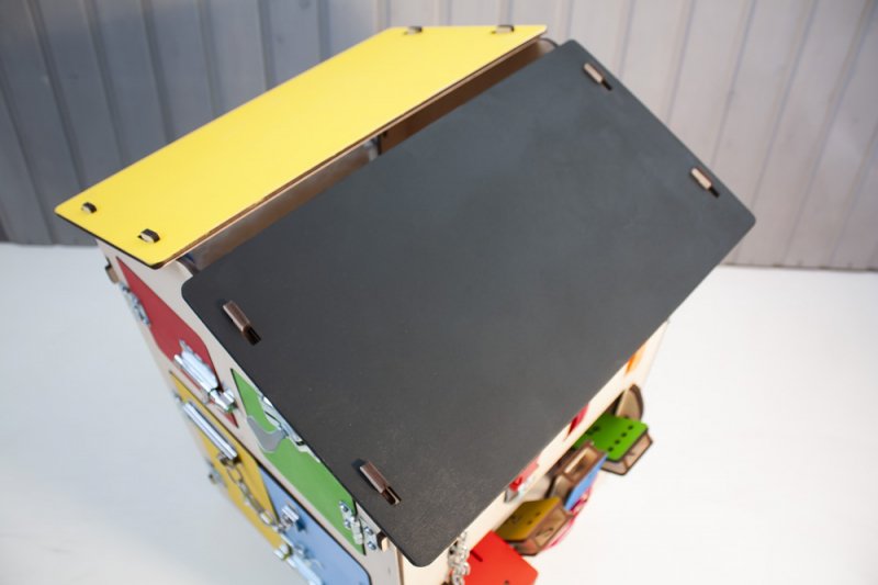 Бизиборд Домик с доской для мела