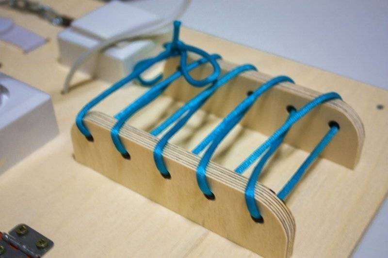 Бизиборд развивающая доска