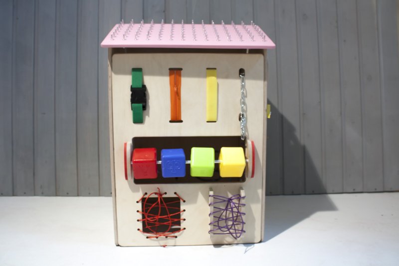 Бизиборд домик с геобордом и доской для рисования