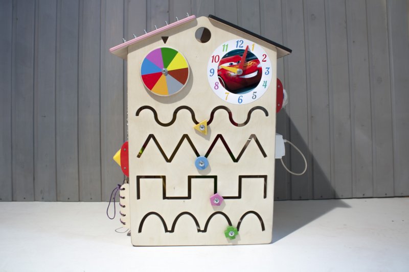 Бизиборд домик с геобордом и доской для рисования